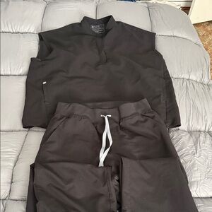 Figs Black Scrub Top and Jogger Pants Set